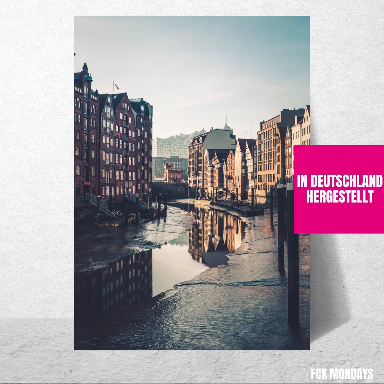 Hamburg Speicherstadt bei Ebbe Poster | Historische Speicher | Elbe Fleet Fotokunst | Hanseatische Architektur | Hansestadt Wandbild