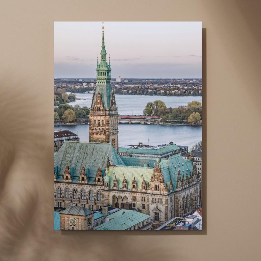 Hamburg Rathaus & Außenalster Poster | Hamburger Rathaus Panorama | Alsterblick Fotokunst | Hanseatische Architektur | Hamburg Wandbild