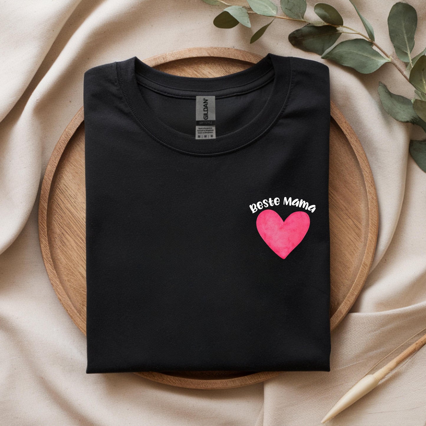 Best Mom Shirt | Beste Mama T-Shirt | Mothers Day Gift for Mom | Cute Heart Pocket Tee | Gift for New Mom | Gildan 64000