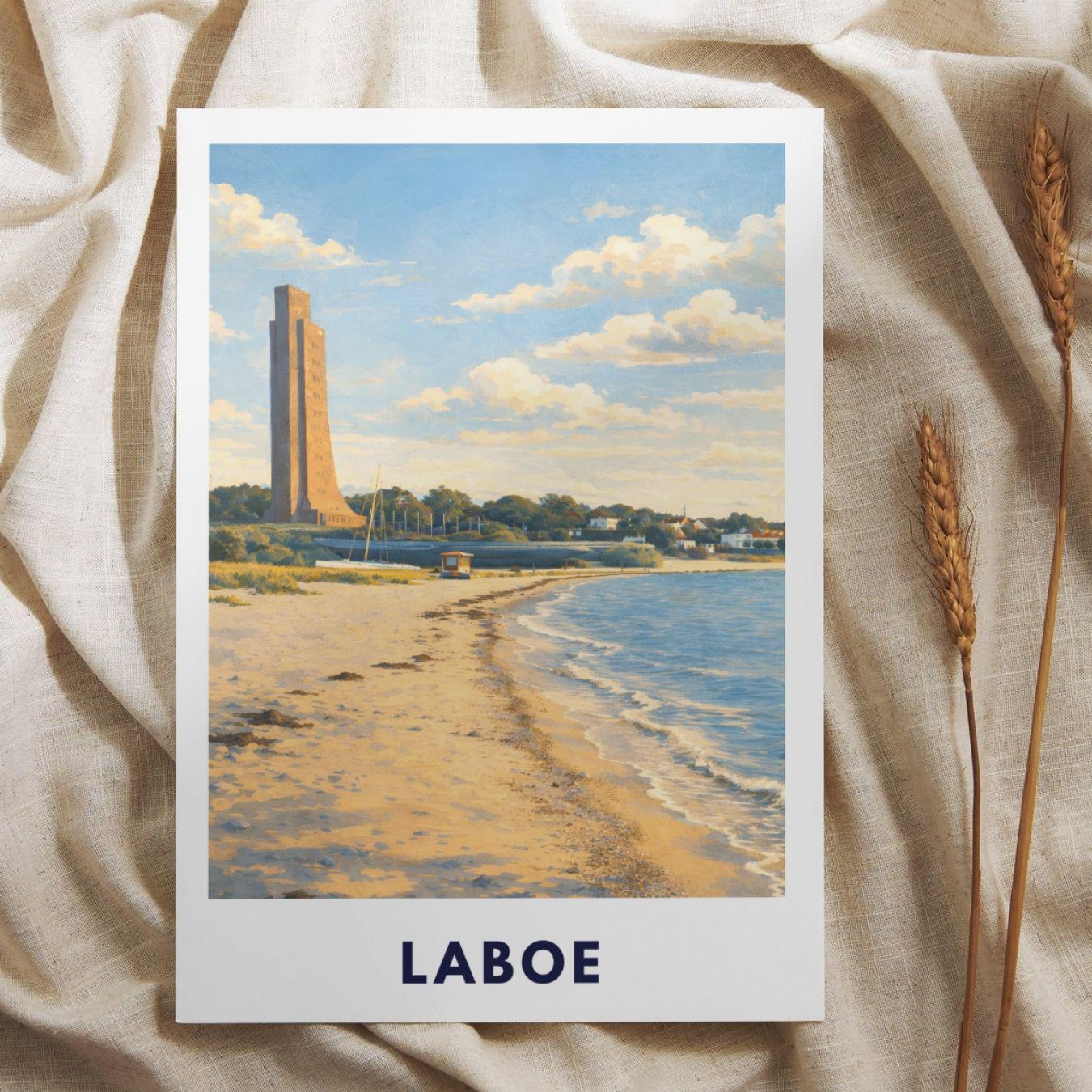 Laboe Poster Marine Ehrenmal Ostsee | Strand Wandbild Deutschland | Küsten Landschaft Kunstdruck | U-Boot U 995 Deko | Travel Poster Kiel