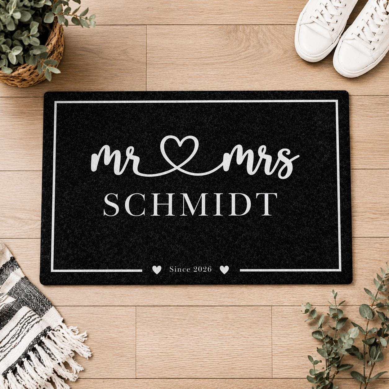 Personalisierte Fußmatte Mr & Mrs mit Name | Hochzeitsgeschenk Türmatte individuell | Eingangsbereich Matte Hochzeit Geschenk Gummirand