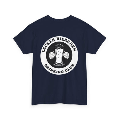 Personalisierbares JGA Shirt – Lecker Bierchen Drinking Club Männer – Outfit Party Urlaub T-Shirt mit Wunsch Ort & Jahr Junggesellenabschied
