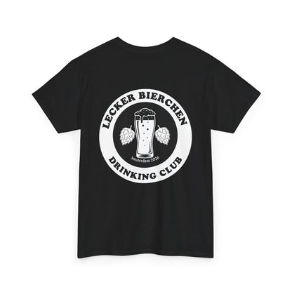 Personalisierbares JGA Shirt – Lecker Bierchen Drinking Club Männer – Outfit Party Urlaub T-Shirt mit Wunsch Ort & Jahr Junggesellenabschied