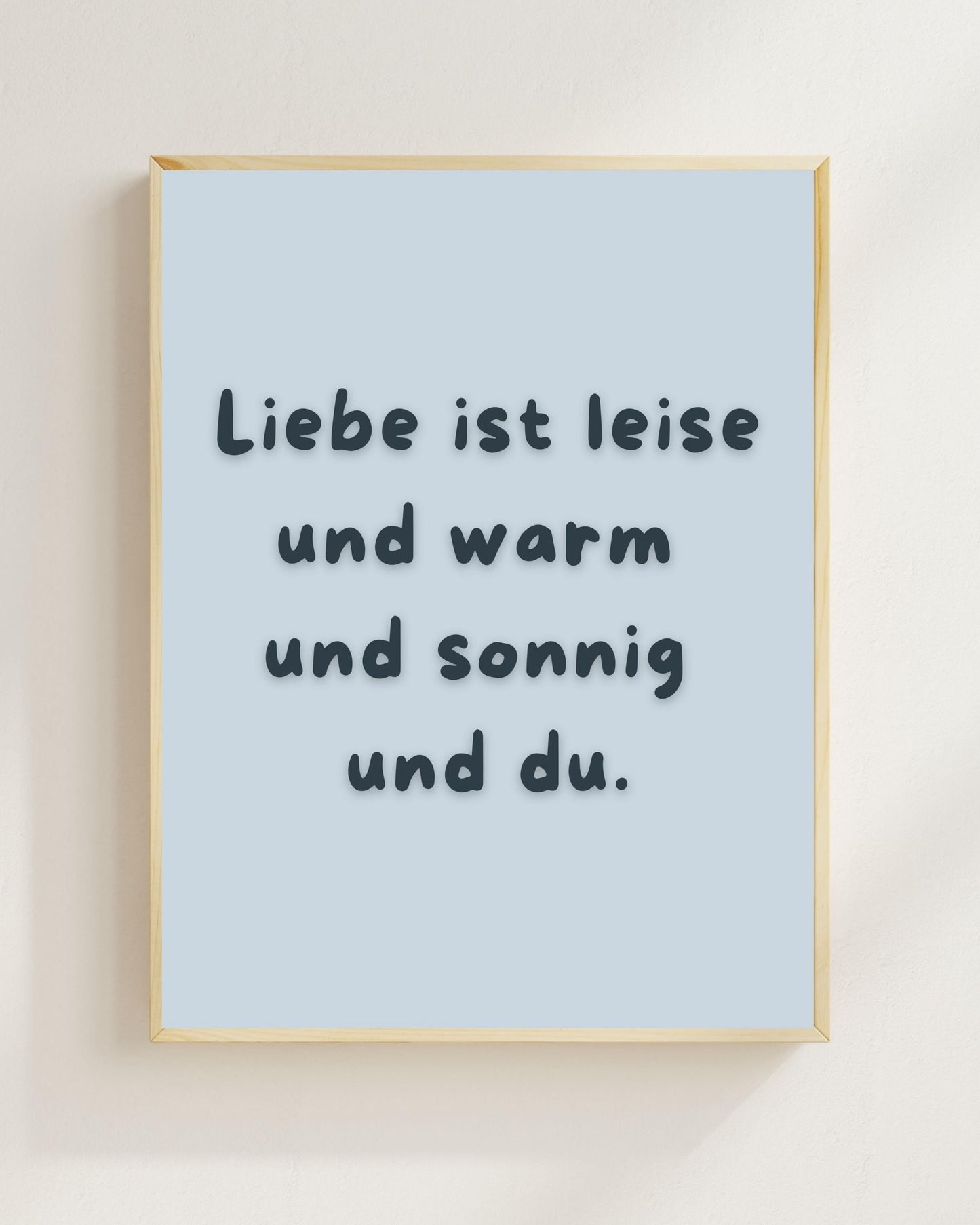 Liebe ist leise Poster | Liebe Wandbild Valentinstag Geschenk Jahrestag Plakat | Beziehung Geschenk | Freundschaft Positive Wanddeko