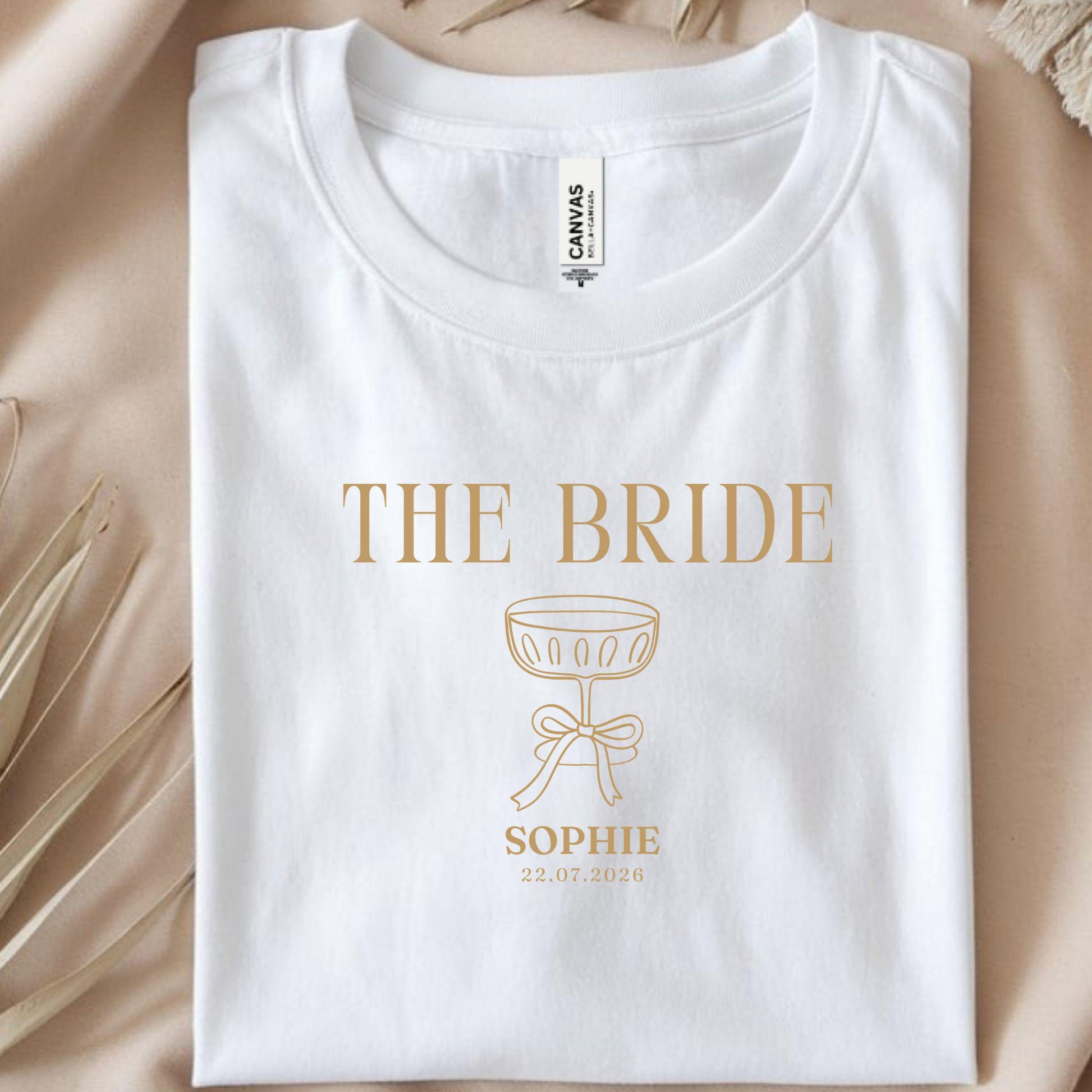 Bride Shirt personalisiert, THE BRIDE T-Shirt JGA, Braut Shirt mit Name & Datum, Bachelorette Party Outfit, Clean Bridal Shirt Party Urlaub