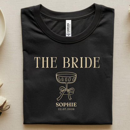 Bride Shirt personalisiert, THE BRIDE T-Shirt JGA, Braut Shirt mit Name & Datum, Bachelorette Party Outfit, Clean Bridal Shirt Party Urlaub