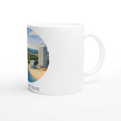 Travemünde Tasse | Ostsee Becher mit Strand und Hafen Motiv | Geschenk für Meerliebhaber | Lübeck Souvenir | Kaffee Becher