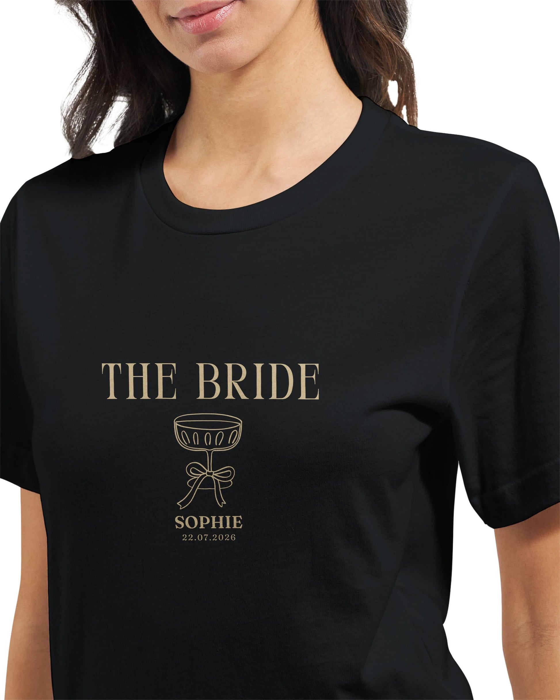 Bride Shirt personalisiert, THE BRIDE T-Shirt JGA, Braut Shirt mit Name & Datum, Bachelorette Party Outfit, Clean Bridal Shirt Party Urlaub