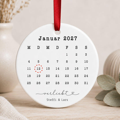 Personalisiertes Kalender Ornament Paare, Keramik Anhänger mit Datum Namen, Geschenk Jahrestag Hochzeit Weihnachten Erstes Date Verlobung