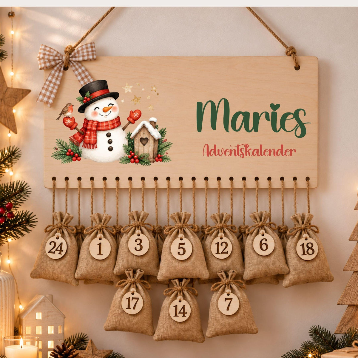 Adventskalender für Kinder | Personalisierbar mit Namen für Weihnachten | Set mit 24 Säckchen zum Befüllen Holz | Weihnachtsmotive Geschenk