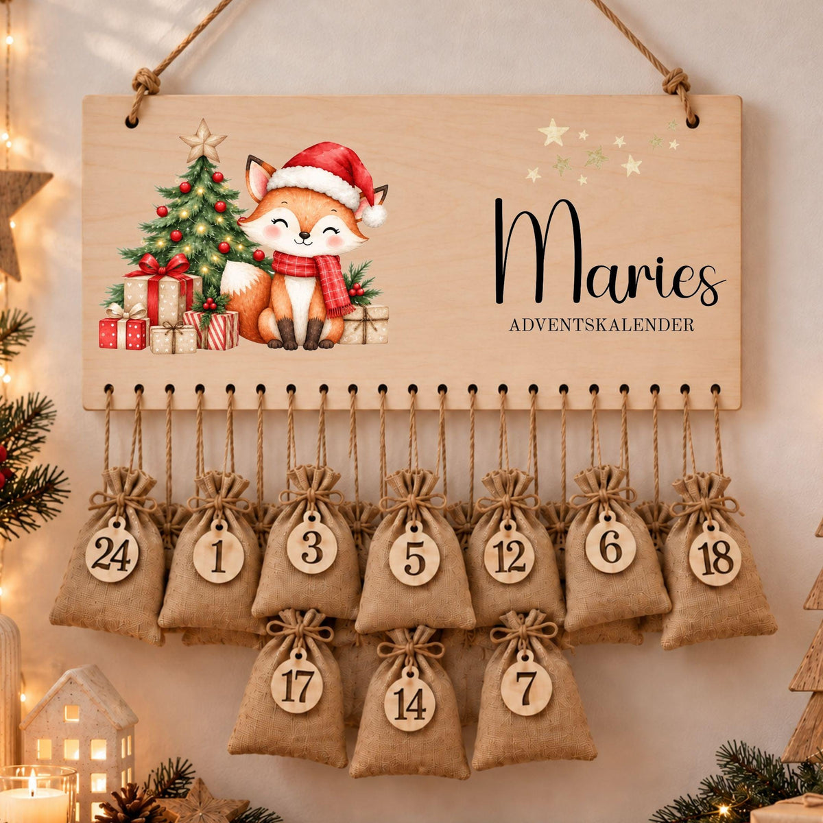 Adventskalender für Kinder | Personalisierbar mit Namen für Weihnachten | Set mit 24 Säckchen zum Befüllen Holz | Weihnachtsmotive Geschenk