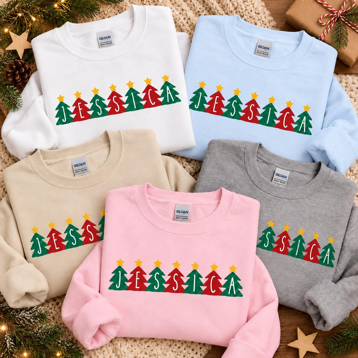 Personalisierter Weihnachtspullover mit Name | Tannenbaum Schriftzug | Familien Partnerlook Geschenk Mama Papa Advent Fotoshooting Sand
