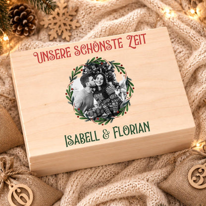 Adventskalender für Paare mit Foto personalisiert | Holzbox zum Befüllen mit 24 Jutesäckchen Holzzahlen, Geschenk für Partner mit Wunschtext