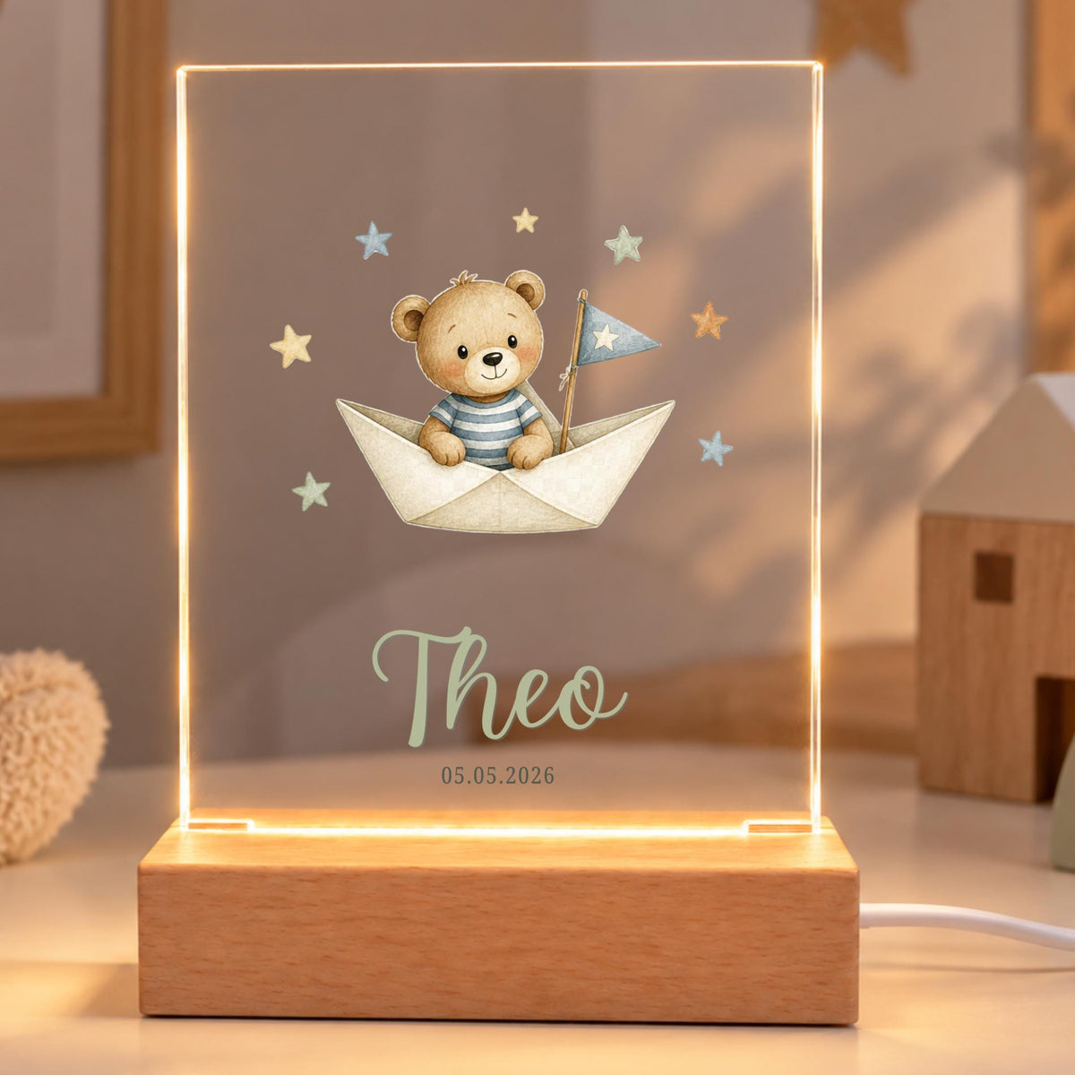 Personalisiertes Nachtlicht rechteckig, Bär im Papierboot, LED Acryl mit Holzsockel, Kinderzimmer, Geschenk Geburt Taufe Geburtstag