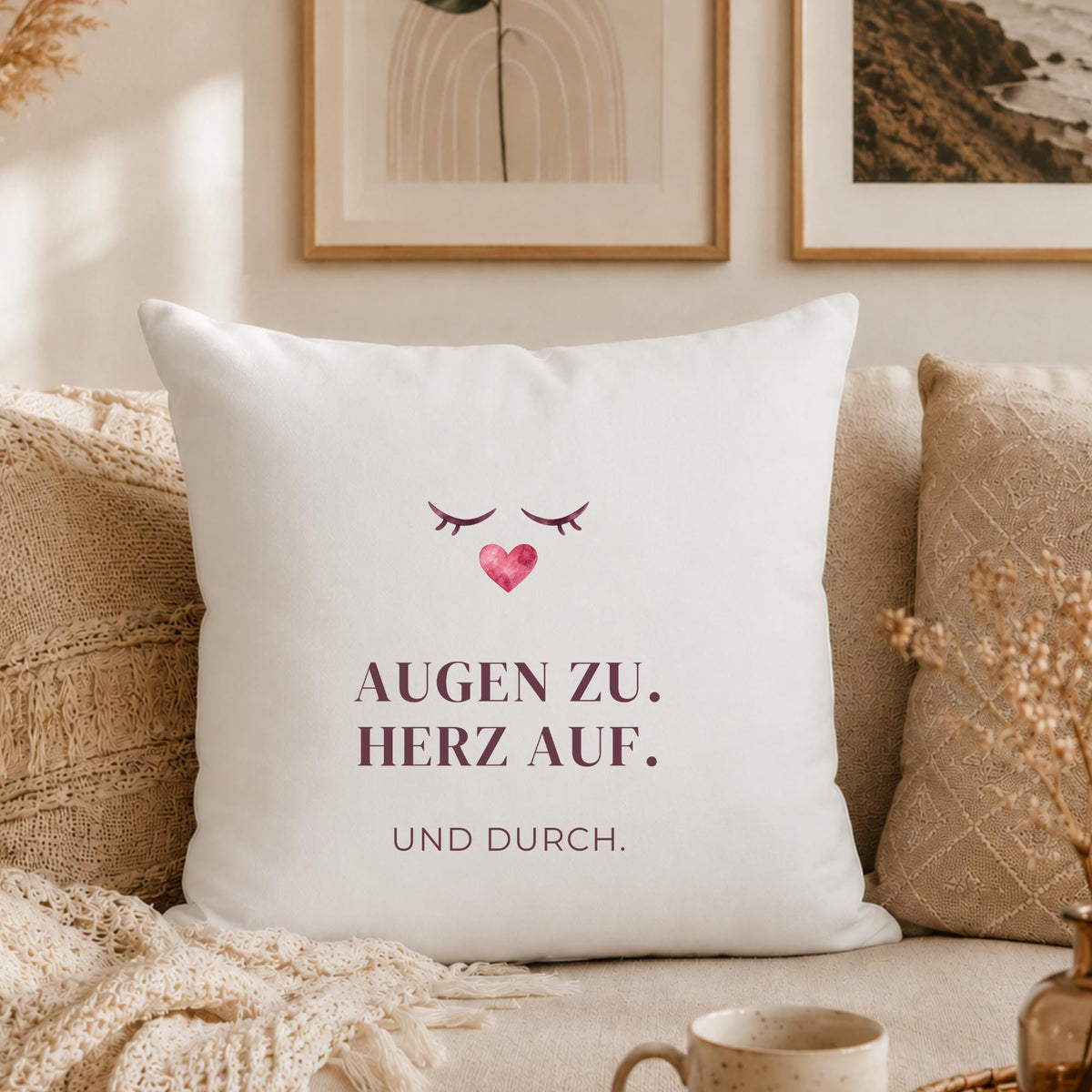 Kissen „Augen zu. Herz auf. Und durch.“ | Mutmacher Geschenk Freundin Neuanfang Geburtstag Aquarell Herz Sofa Deko Motivation Zuversicht