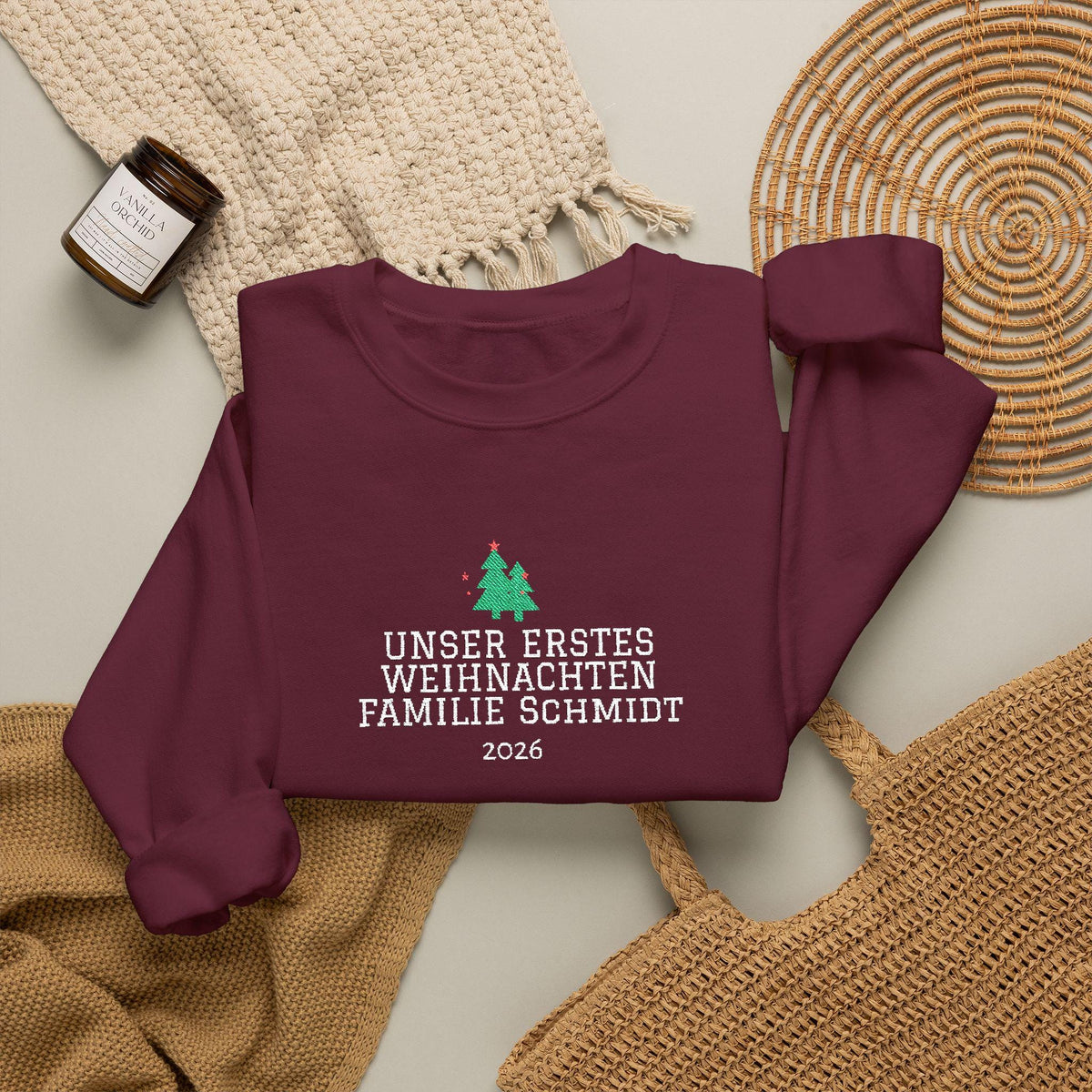 Personalisierter Familien Weihnachtspullover mit Name Jahr Wunschtext | Bestickter Unisex Sweater Familienoutfit Partnerlook Baum Geschenk