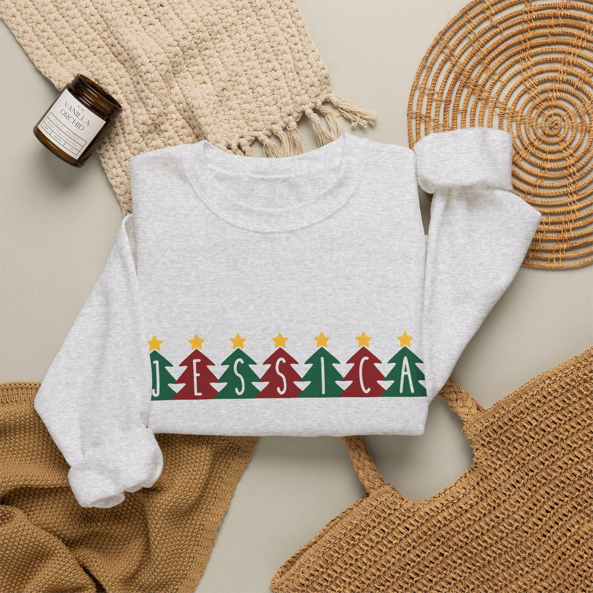 Personalisierter Weihnachtspullover mit Name | Tannenbaum Schriftzug | Familien Partnerlook Geschenk Mama Papa Kinder Advent Fotoshooting
