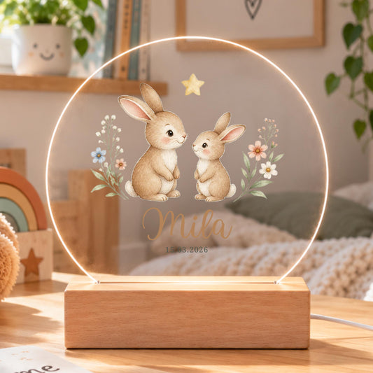 Personalisiertes Nachtlicht rund, Hasen mit Blumen, LED Acryl mit Holzsockel, Kinderzimmer, Geschenk Geburt Taufe Geburtstag