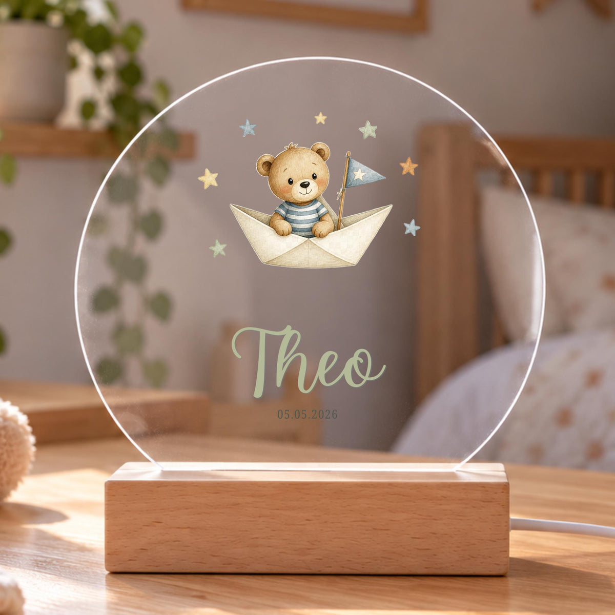 Personalisiertes Nachtlicht rund, Bär im Papierboot, LED Acryl mit Holzsockel, Kinderzimmer, Geschenk Geburt Taufe Geburtstag