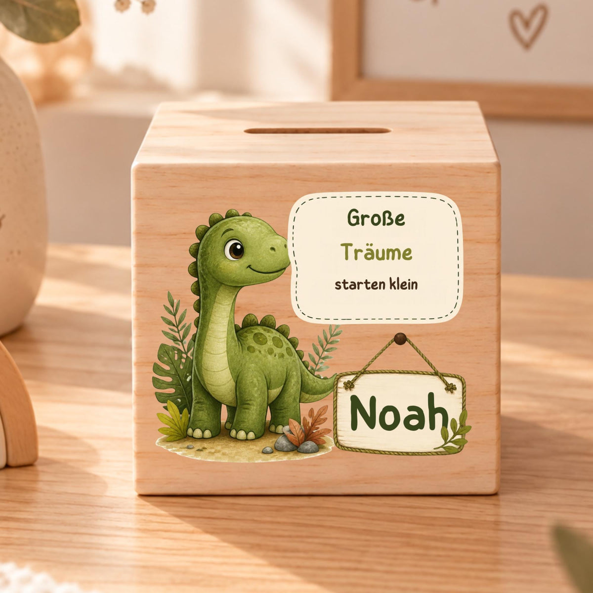 Kinderspardose aus Holz mit Name | Dino Motiv | Geldgeschenk zum Kindergeburtstag | Sparen für große Träume