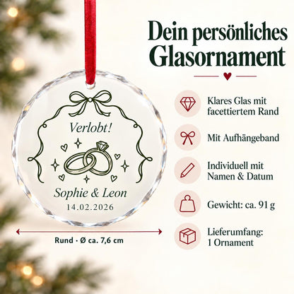 Verlobung Glasornament personalisiert mit Namen und Datum – Ringe und Schleife als Doodle, Geschenk für Verlobte, Paare, Weihnachtsanhänger