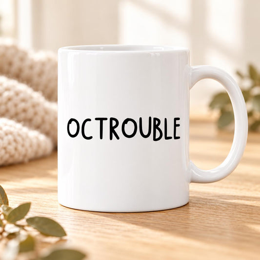 OCTROUBLE Tasse | Lustiger Oktober Spruch | Halloween Geschenk Freundin Kollegin | Herbst Humor Keramikbecher Büro Kaffeebecher Geschenk