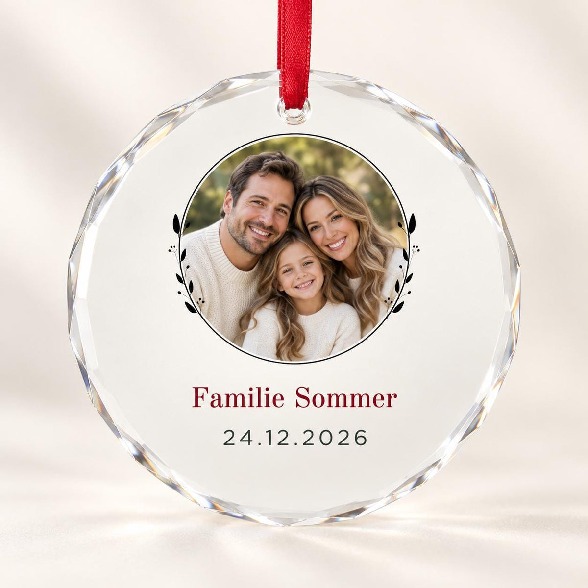 Familienfoto Glasornament personalisiert mit Foto, Namen und Datum – runder Weihnachtsanhänger, Geschenk für Eltern, Oma und Opa, Baumdeko