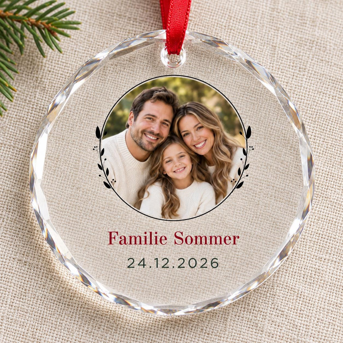 Familienfoto Glasornament personalisiert mit Foto, Namen und Datum – runder Weihnachtsanhänger, Geschenk für Eltern, Oma und Opa, Baumdeko
