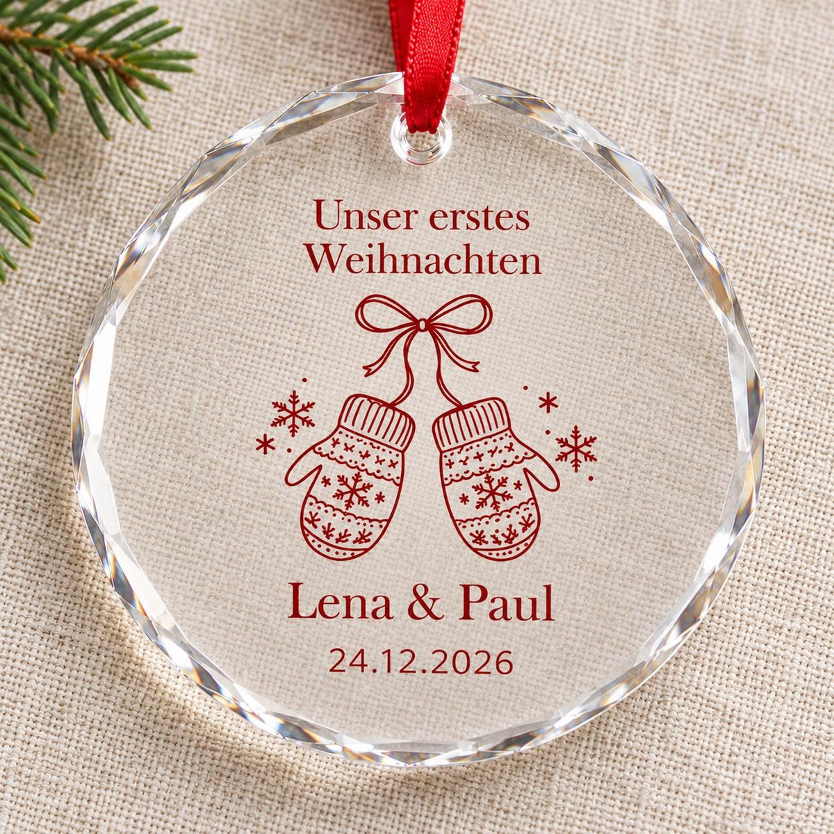 Erstes Weihnachten Glasornament personalisiert mit Namen und Datum – Handschuh-Motiv, Geschenk für Paare, Ehepaar und frisch Verliebte