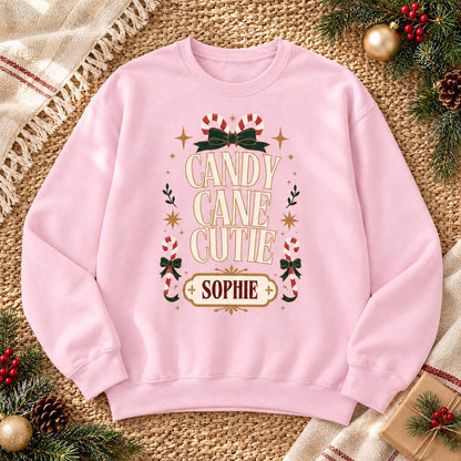 Personalisierter Weihnachtspullover Candy Cane Cutie mit Name | Retro Familien Partnerlook Advent Weihnachtsfoto Geschenk Damen Kinder Fotos