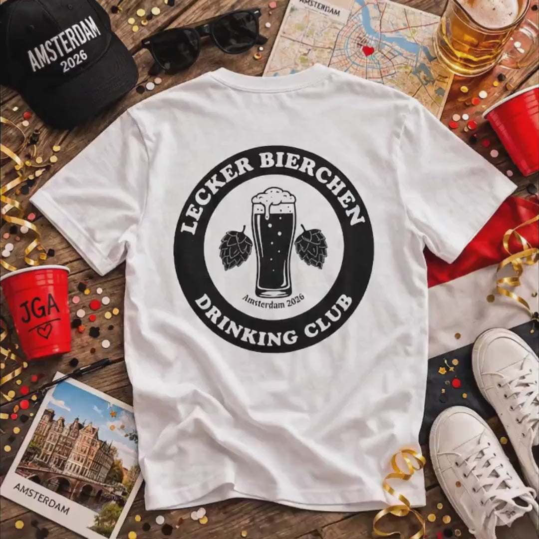 Personalisierbares JGA Shirt – Lecker Bierchen Drinking Club Männer – Outfit Party Urlaub T-Shirt mit Wunsch Ort & Jahr Junggesellenabschied